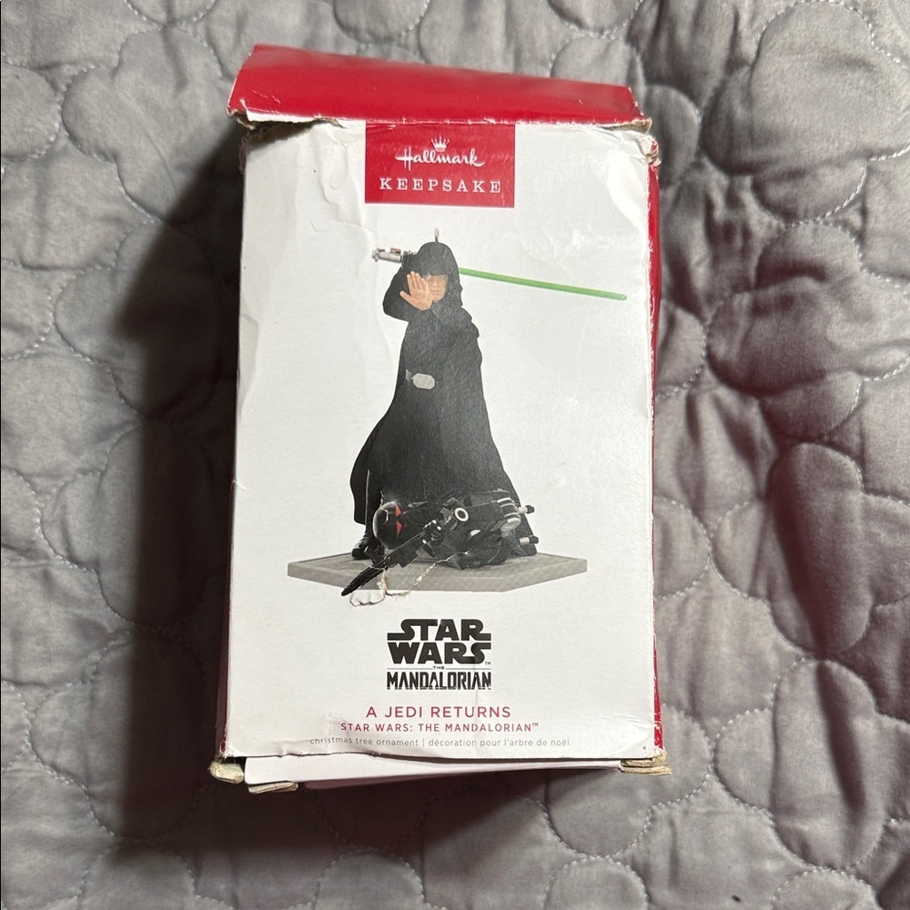 Hallmark Keepsake Star Wars Mandalorian Black and Green Figure